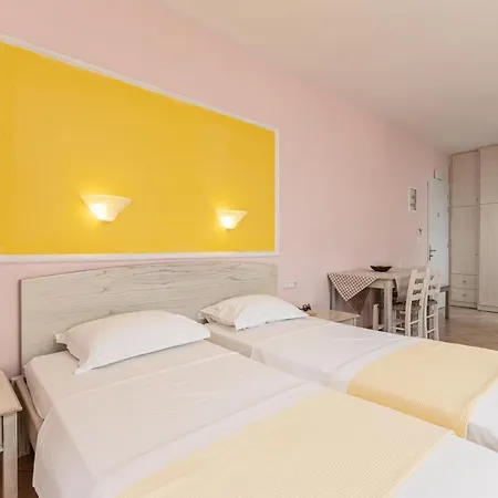 Annita's Village Aparthotel 3*