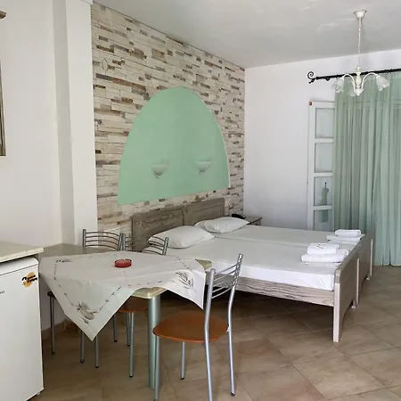 Annita's Village Apartahotel