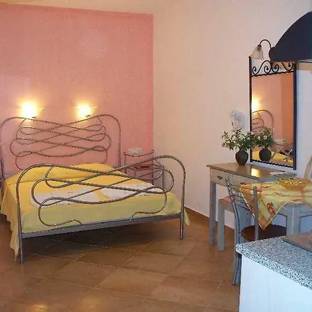 Ξενοδοχείο με διαμερίσματα Annita's Village 3*